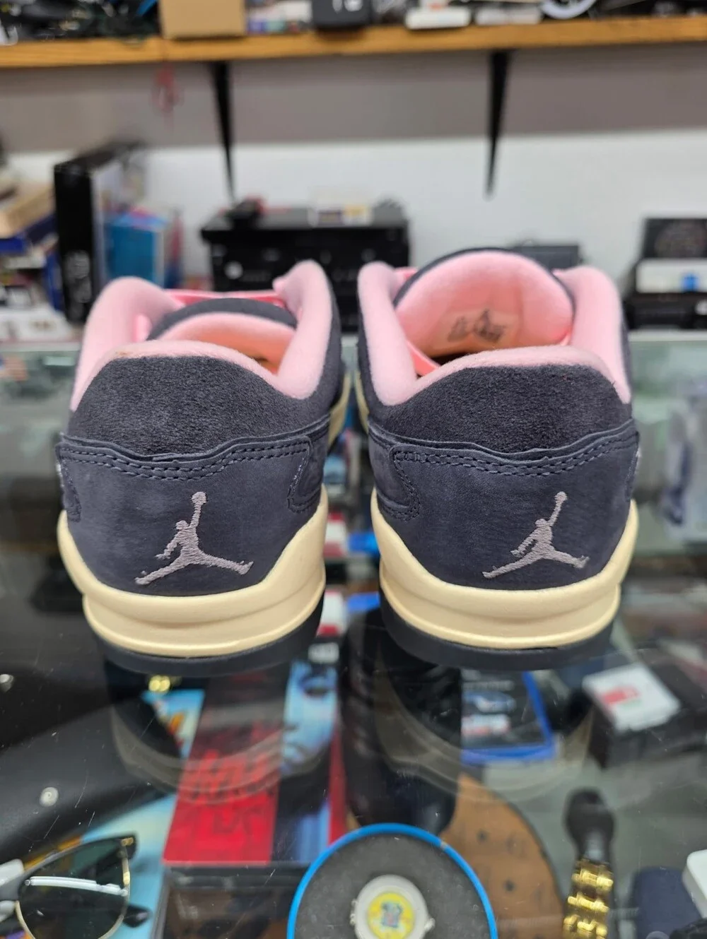 Nike Jordan Flight Court Dark Grey Pink Suede Sneakers Low Top Size 8.5